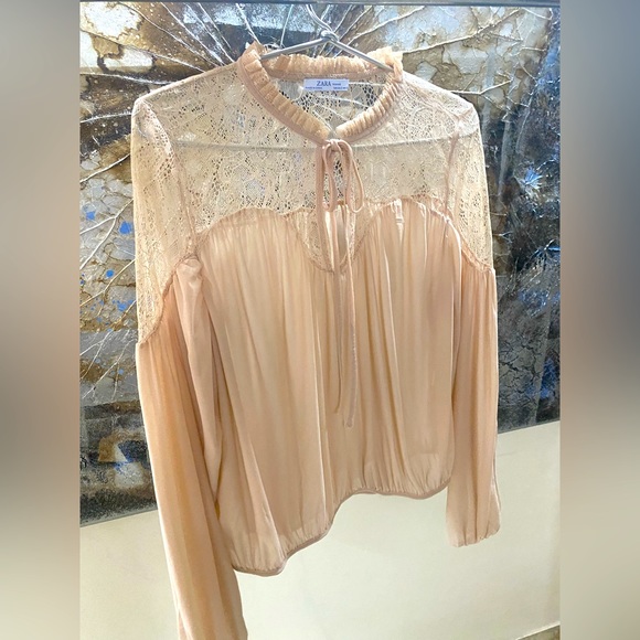 ❌❌SOLD❌❌ZARA BLOUSE WITH LACE AND FRONT TIE DETAILING. - Picture 6 of 6